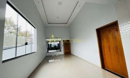 Casa à venda 3 Quartos, 1 Suite, 2 Vagas, 300M², Residencial Village Santana, Guaratinguetá - SP