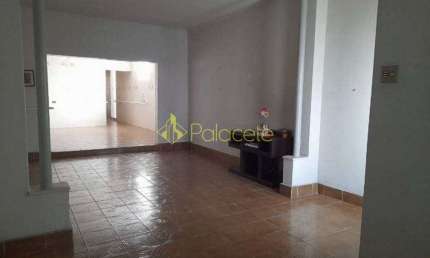 Casa à venda e locação 4 Quartos, 3 Suites, 5 Vagas, 550M², Centro, Pindamonhangaba - SP