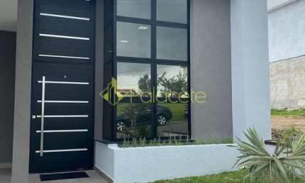 Casa à venda 3 Quartos, 1 Suite, 2 Vagas, 300M², Guedes, Tremembé - SP | Morada do Visconde