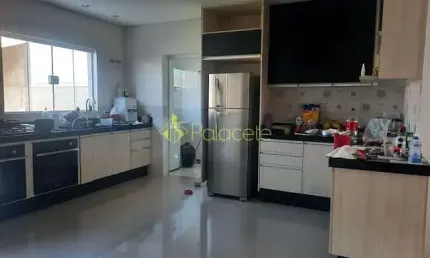 Casa à venda 3 quartos, 1 suite, 300m², parque são cristóvão, taubaté - sp | residencial tecoara