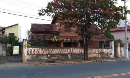 Casa à venda e locação 3 Quartos, 8 Vagas, Centro, Tremembé - SP