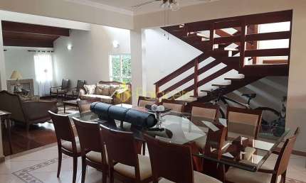 Casa à venda 3 Quartos, 3 Suites, 4 Vagas, 650M², Socorro, Pindamonhangaba - SP | COLONIAL VILLAGE