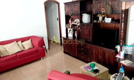 Casa à venda 3 Quartos, 5 Vagas, 210M², Santa Rita, Aparecida - SP