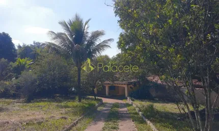 Chácara à venda 3 Quartos, 4 Vagas, 2500M², Piracangaguá, Taubaté - SP