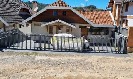 Comercial à venda 14 Quartos, 14 Suites, 5 Vagas, 380M², Vila Nova Suiça, Campos do Jordão - SP