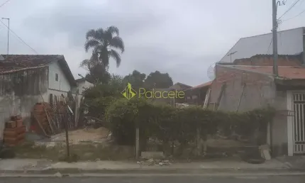 Casa de  2 Quartos, 1 Vaga, 250M², Conjunto Residencial Araretama, Pindamonhangaba - SP