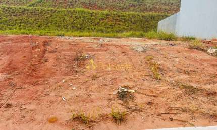 Terreno à venda no Residencial Village São Pedro, Roseira 
