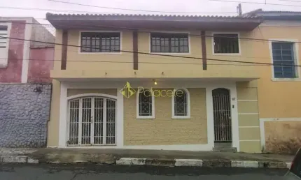 Sobrado com 3 dormitório uma suíte ,  3  banheiros  no centro  de  Pindamonhangaba, SP