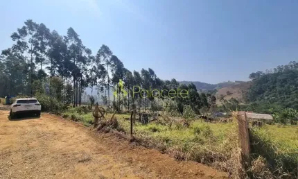 Terreno Chácara à Venda com Vista Panorâmica para a Serra e Proximidade de 1 km da Água, Ideal para
