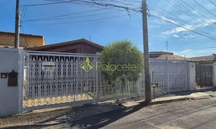 Casa Térrea com 3 Dormitórios, Suíte, Edícula, Ampla Área Externa e Segurança, Ideal para Sua Famíl
