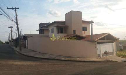 Sobrado para Venda e Locação, Residencial Mombaça I, Pindamonhangaba, SP
