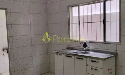 Casa com 2 quartos à venda no Residencial Estoril, Taubaté 