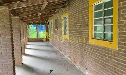 Chácara / sítio com 5 quartos para alugar no Mandú, Pindamonhangaba 