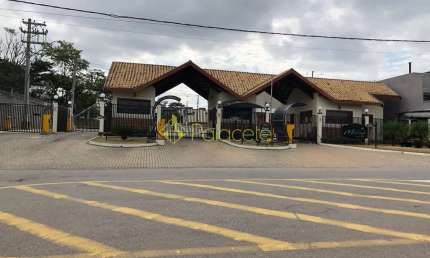 Casa à venda 3 Quartos, 1 Suite, 2 Vagas, 258.5M², Campo Alegre, Pindamonhangaba - SP | Condomínio