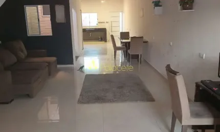 Sobrado à venda, Residencial e Comercial Portal dos Eucaliptos, Pindamonhangaba, SP