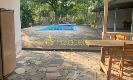 Casa à venda e locação 2 Quartos, 1 Suite, 4 Vagas, 8473.76M², Vila São Benedito, Pindamonhangaba -