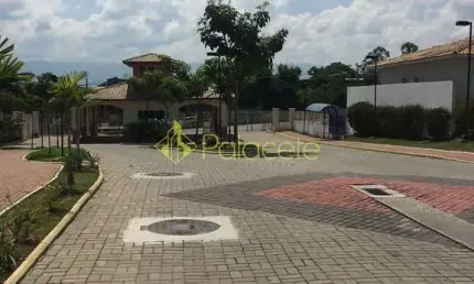 Casa à venda 3 Quartos, 1 Suite, 4 Vagas, 250M², Água Preta, Pindamonhangaba - SP