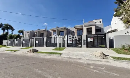 Casa ,sobrado frente pra rua no tingui com excelente acabamento