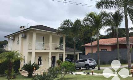 Sobrado com 3 quartos à venda, 350 m² por R$ 2.800.000 - Caputera - Arujá/SP