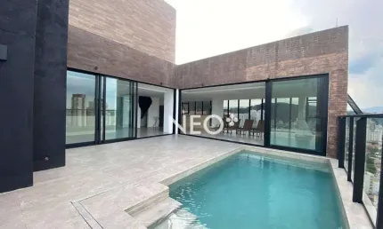 Cobertura Exclusiva com Vista Deslumbrante para o Mar – Um Refúgio de Luxo e Conforto
