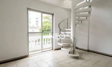 Amplo Duplex a 100m da Praia do Embaré – Conforto e Sofisticação!