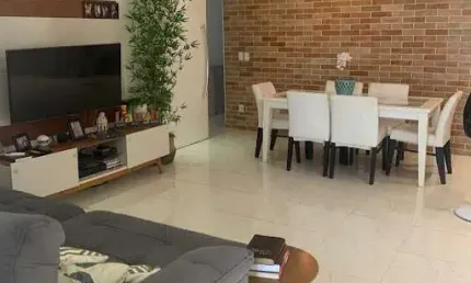 Casa Sobreposta à venda com Quintal e 3 Dormitórios  Campo Grande, Santos/SP
