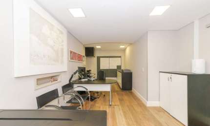 Conjunto Comercial para alugar, 350.00 m2 por R$14000.00  - Centro - Curitiba/PR