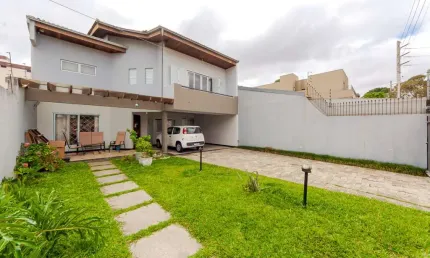 Sobrado com 4 quartos  à venda, 311.00 m2 por R$1200000.00  - Santa Quiteria - Curitiba/PR
