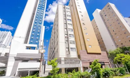 Apartamento com 1 quarto  para alugar, 37.58 m2 por R$1600.00  - Centro - Curitiba/PR