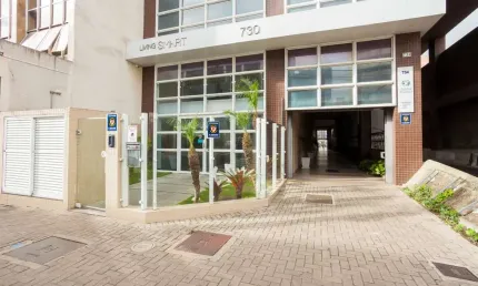 Apartamento com 1 quarto  para alugar, 32.22 m2 por R$1700.00  - Centro - Curitiba/PR