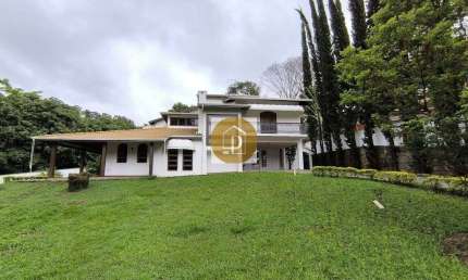 IMÓVEL COM 5 DORMITÓRIOS E COM 340M² À VENDA EM ÓTIMO CONDOMÍNIO FECHADO!!
