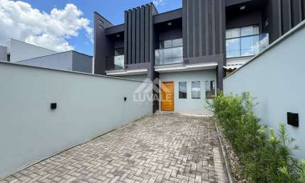 Geminado c/ Piscina | Três Rios do Norte | 2 suítes | 92m²