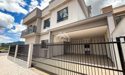 Geminado de Esquina | Três Rios do Norte | 3 quartos (1 suíte) | 144m²