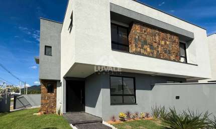 Geminado de Esquina | Três Rios do Sul | 3 quartos (1 suíte) | 125m²