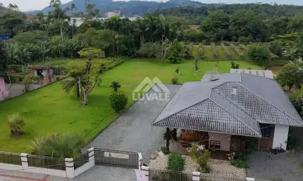 Casa Semimobiliada | Schroeder I | 3 quartos (1 suíte) | 240m²
