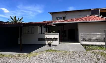 CASA PLANA 2 QUARTOS AVERBADA B. SANTA CATARINA - JOINVILLE