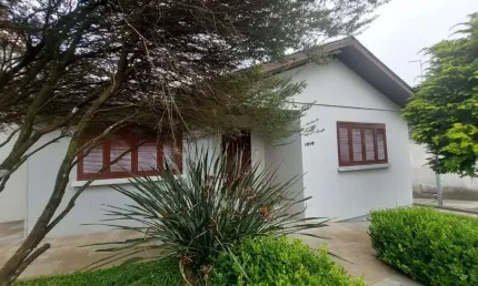 Casa à venda em Caxias do Sul, Jardim Eldorado - Semi Mobiliada, com churrasqueira e garagem