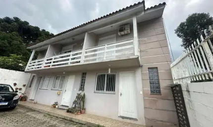 Sobrado à venda em Ana Rech 02 dormitórios em Caxias do Sul