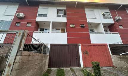 Sobrado com 02 dormitórios semi mobiliado à venda em Ana Rech c, Caxias do Sul - Com sacada e garagem coberta