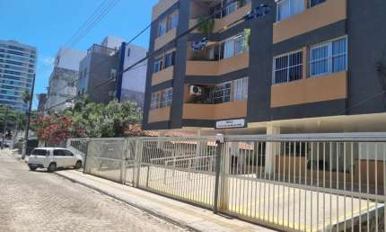 Apartamento á venda com dois quartos no Rio Vermelho