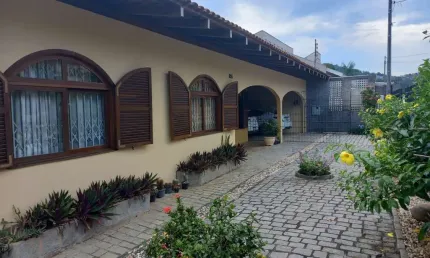 Casa com 3 quartos à venda em Água Verde, Blumenau , 309 m2 por R$ 1.090.000