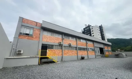 Barracão / galpão / depósito à venda no garcia, blumenau , 2165 m2 por r$ 6.360.000
