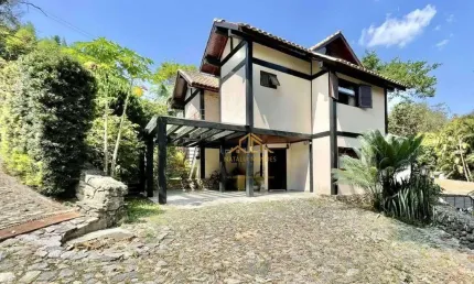 Casa com 3 quartos à venda, 183 m² por R$ 1.280.000 - Chácara Santa Lúcia - Carapicuíba/SP