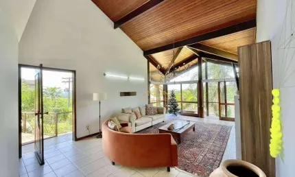 Casa com 4 quartos sendo 2 suítes à venda, 445 m² por r$ 1.890.000 - condomínio parque das artes - embu das artes/sp