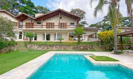 Casa de Alto Padrão com 4 quartos sendo 4 suítes à venda R$ 3.200.000,00 no Condomínio Villa Vianna – Granja Viana, Cotia/SP