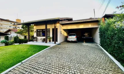 Casa com 4 quartos à venda no Velha Central, Blumenau 