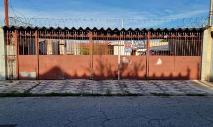 Sobrado com 04 quartos e 04 vagas á venda na Cidade A. E. Carvalho