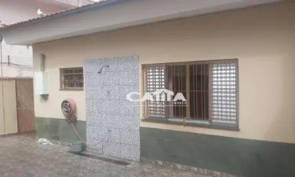 Casa térrea com 03 quartos à venda na Vila Carmosina em Itaquera