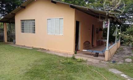 Casa com 1 quarto à venda na Monterrey, Louveira  por R$ 400.000