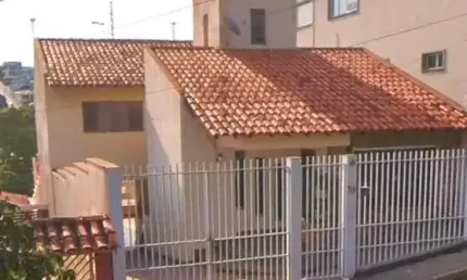 Casa com 3 quartos para alugar no Vila Pasti, Louveira  por R$ 5.500